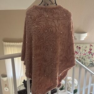 Elegant Pink Textured Shawl with Pearls